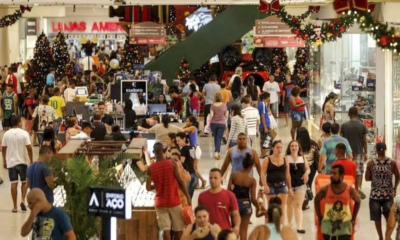 Varejo aposta em crédito e FGTS extra para alcançar melhor Natal desde 2013