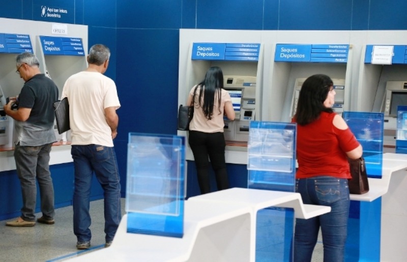 Bancos funcionam hoje e fecham nos dias 31 e 1º