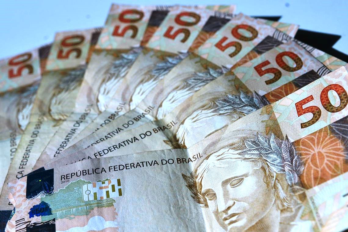Executivo compensou R$ 2,5 bi em gastos de outros Poderes