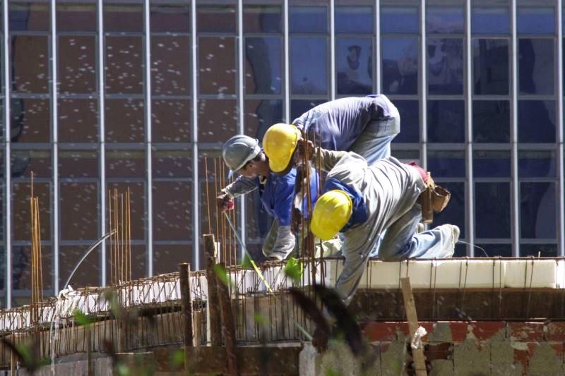 Confiança do empresário da construção atinge maior nível desde 2014