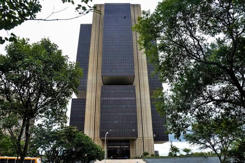 Bolsonaro sanciona lei que transfere Coaf ao Banco Central