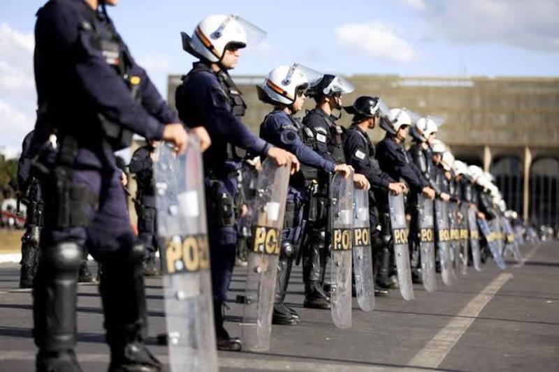 Governadores adiam regras da Previdência para militares e bombeiros