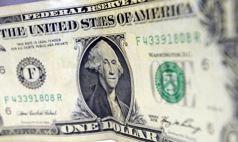 Dólar encosta em R$ 4,36 e renova recorde desde criação do real