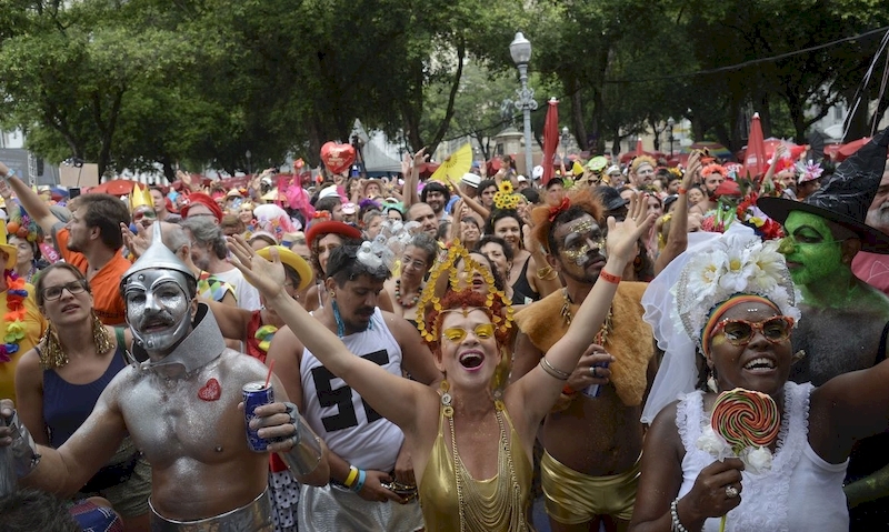 Marcado pelo turismo, carnaval deve movimentar R$ 8 bi na economia