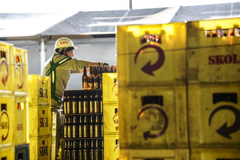 Ambev: lucro líquido atribuído a controlador tem alta de 22% no 4º trimestre