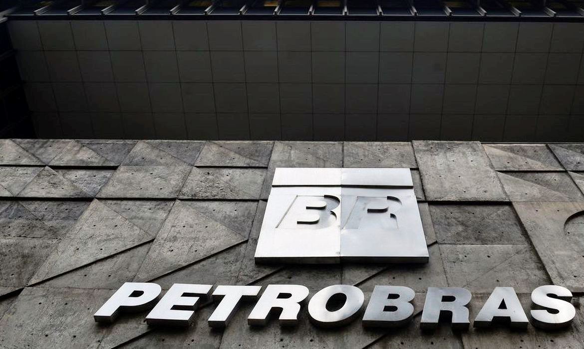 Petrobras assina contrato para venda de quatro campos terrestres
