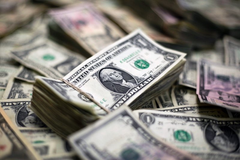 Dólar tem maior baixa desde setembro de 2019