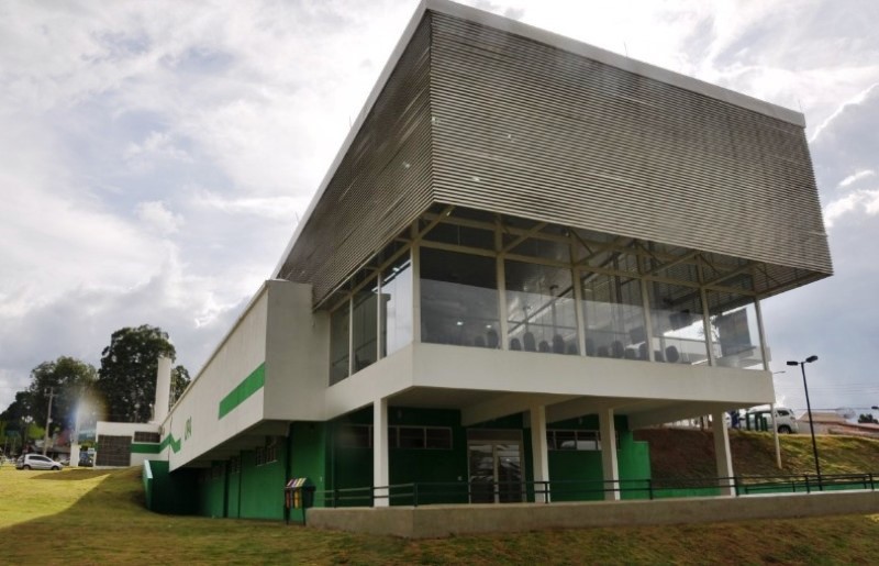Justiça manda Prefeitura afastar profissionais de grupo de risco da Saúde