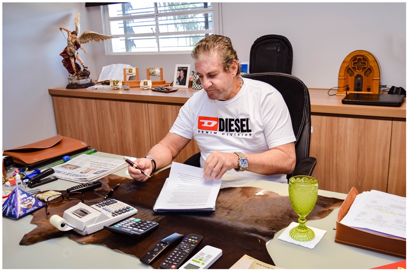Prefeito Zé Parella é internado com coronavírus