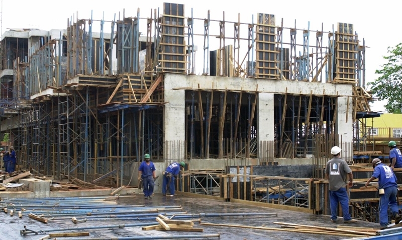 Custo da construção sobe 0,38% em março, diz FGV