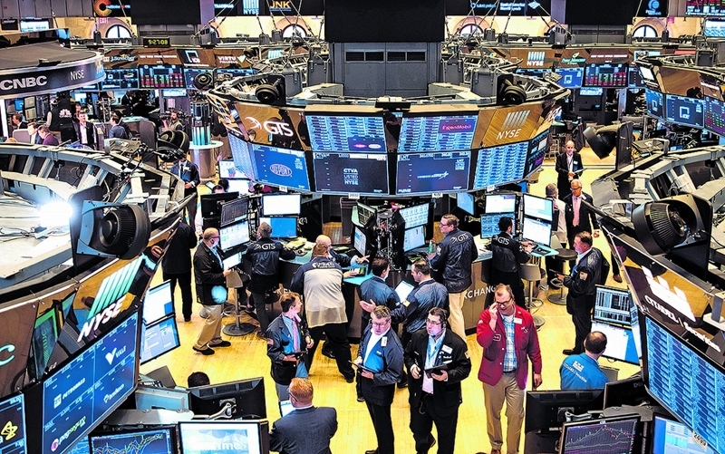 Bolsas de NY fecham em queda, com balanços em foco e pressão sobre a Nasdaq