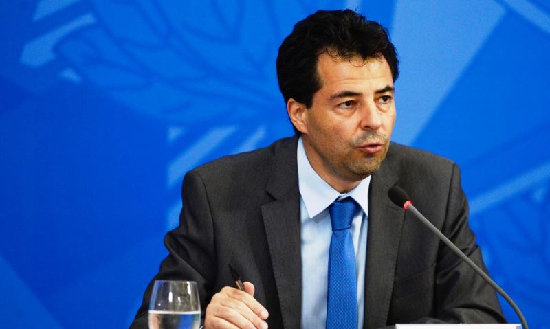 É preciso manter estrutura produtiva do país