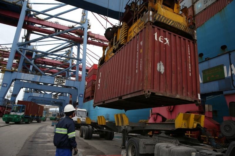 Balança comercial tem superávit de US$ 4,713 bi em março