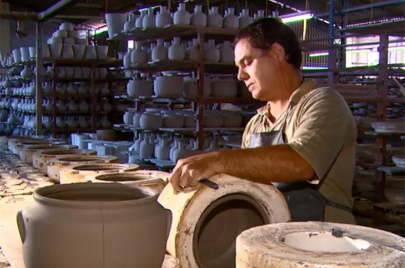 Cerâmicas artísticas demitem quase 500 trabalhadores em Porto Ferreira