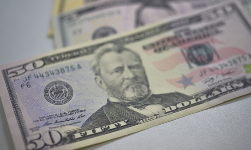 Dólar cai pela segunda vez e fecha o dia cotado em R$ 5,227