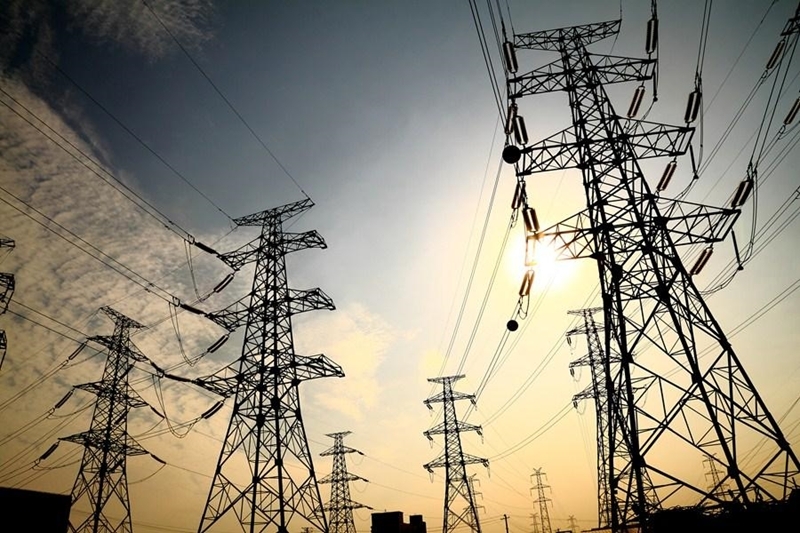 Governo defende crédito a elétricas para evitar aumento na conta de luz