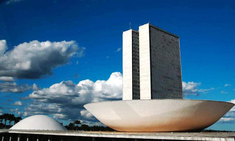 Municípios esperam ajuste no plano de socorro na Câmara, com votação até terça-feira