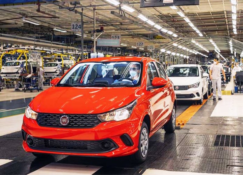 Fiat retoma atividades em fábricas de MG e PE