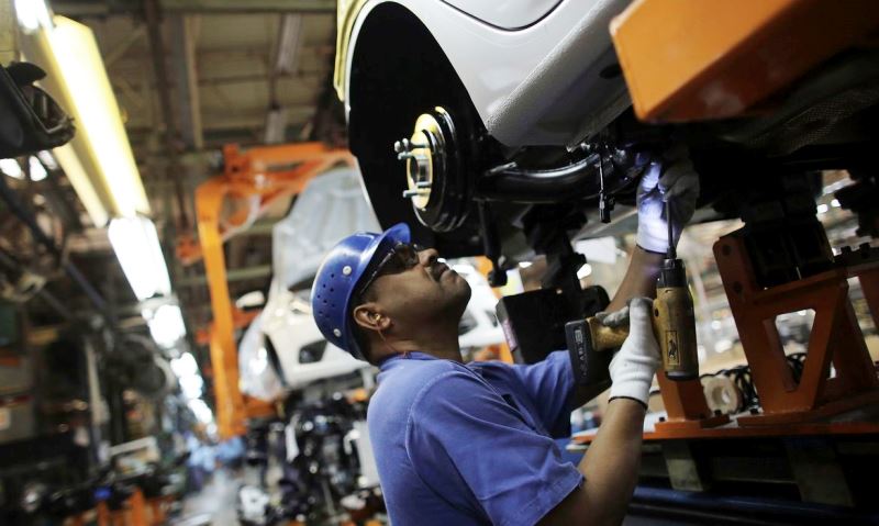 Pandemia praticamente paralisa produção de automóveis em abril