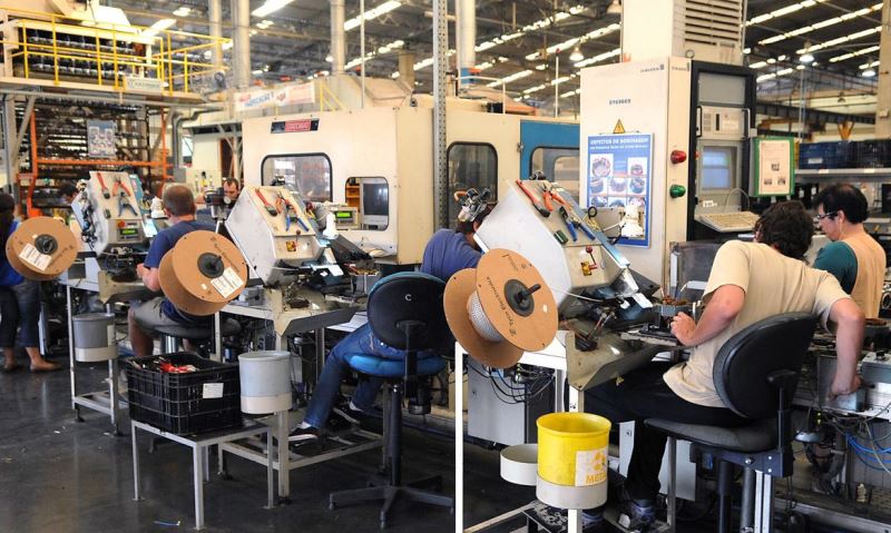 Demanda por bens industriais cai 11,9%, indica Ipea