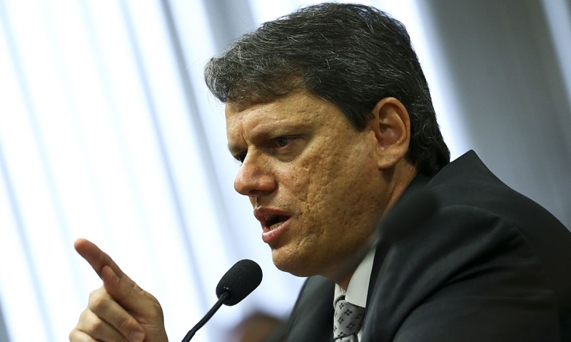 Infraestrutura continua atraente a investimento externo, diz ministro