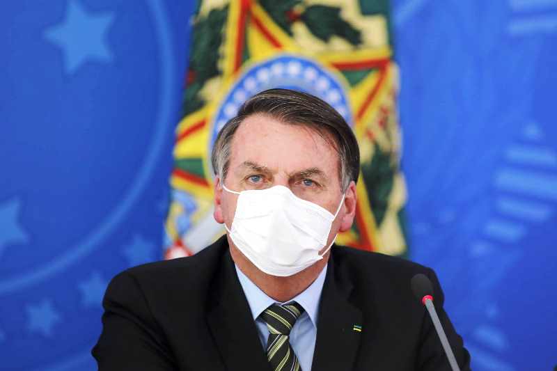 Presidente do STJ livra Bolsonaro de revelar exame de coronavírus