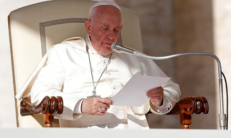 Vaticano divulga imagens do corpo do papa Francisco em caixão