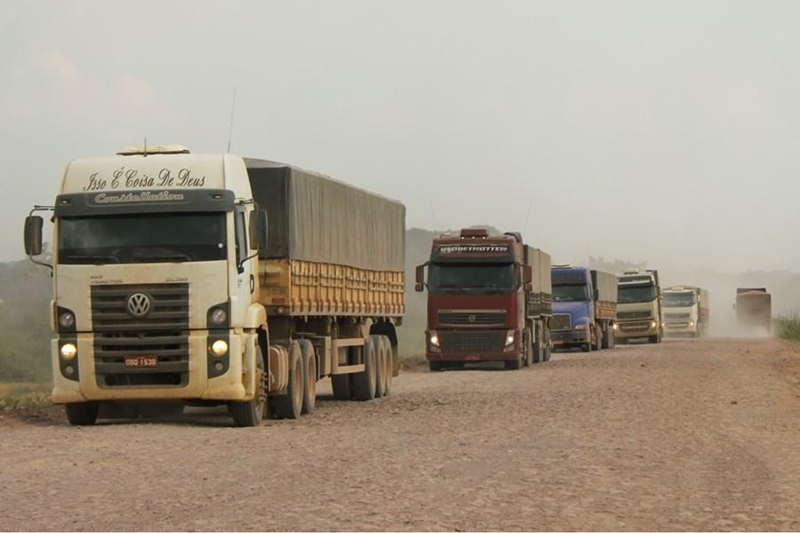 Caminhoneiros pedem congelamento do diesel para cálculo da tabela do frete
