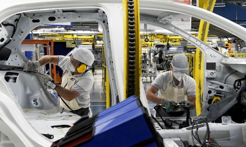 Atividade econômica caiu 7% em abril