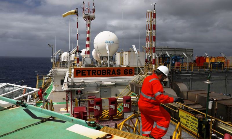 Petrobras recebe navio-tanque para operar na Bacia de Santos no dia 14