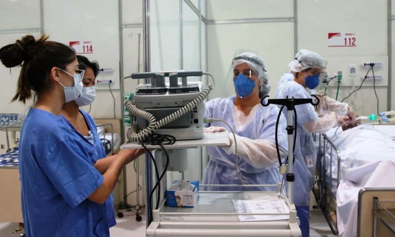 Apenas 1 em cada 3 profissionais de saúde foi testado para Covid-19