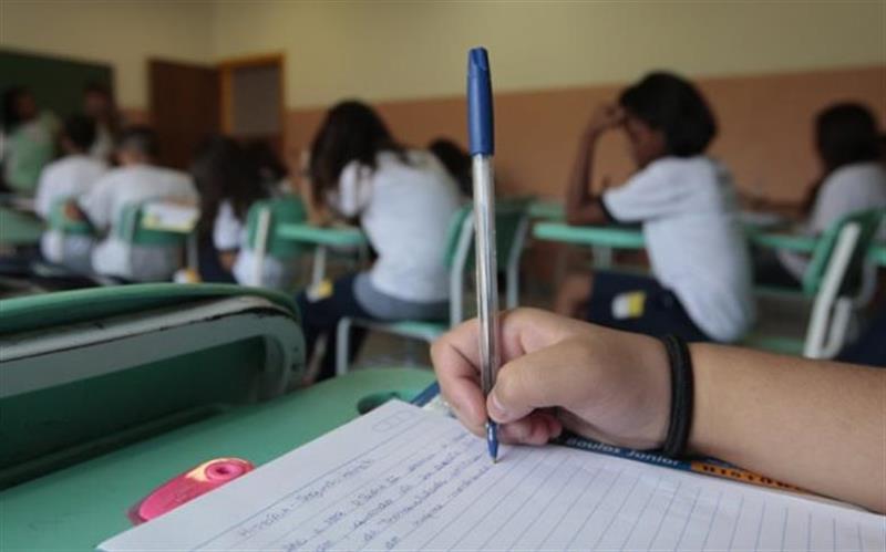Reabertura de escolas seria segura com limite de 20% dos alunos, mostra simulador
