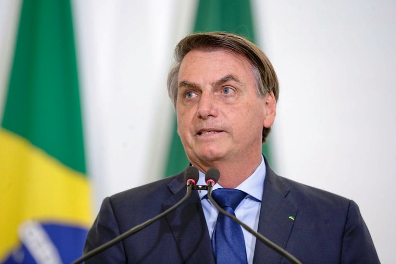 Bolsonaro deve prorrogar auxílio-emergencial por mais 4 meses