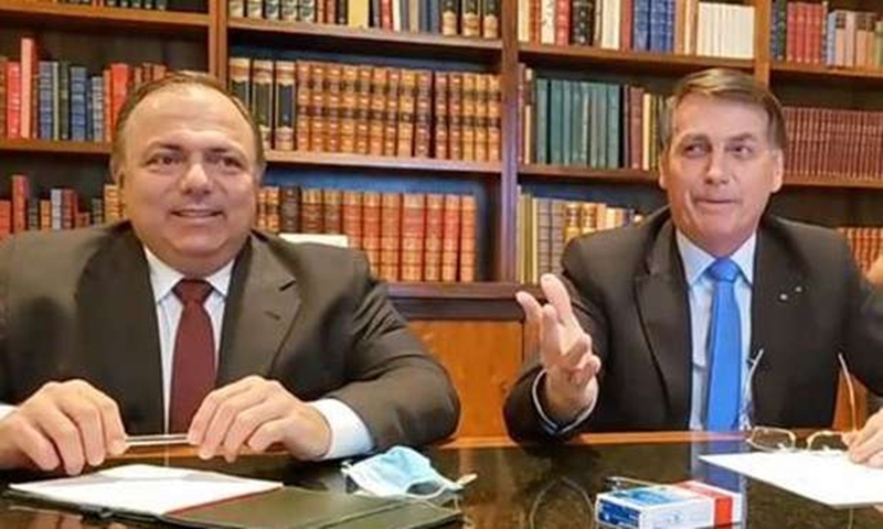 Bolsonaro volta a insistir no uso da cloroquina para Covid-19