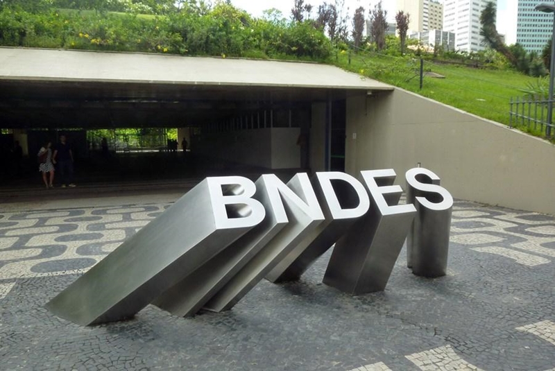 Crédito do BNDES tem alta de 247,8%