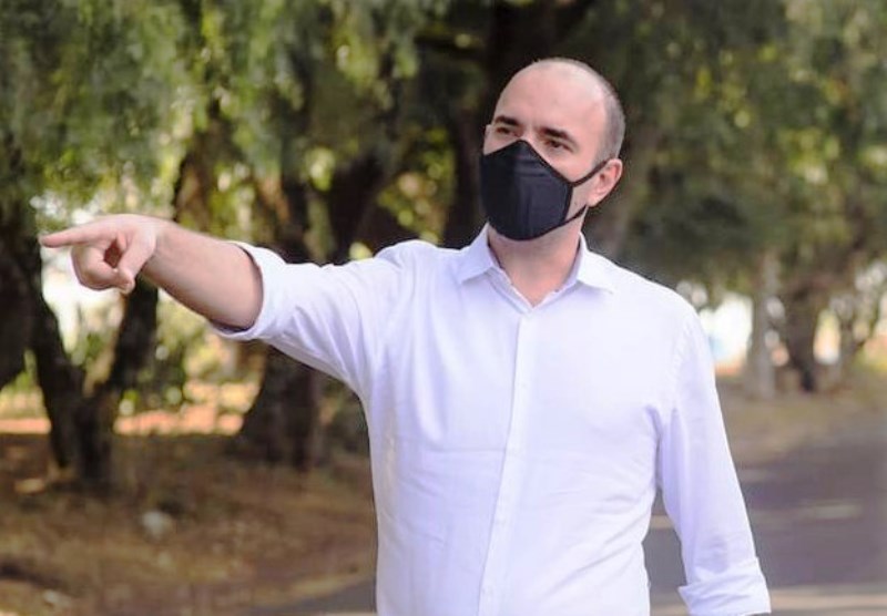 Netto mantém mistério sobre indicação de seu vice