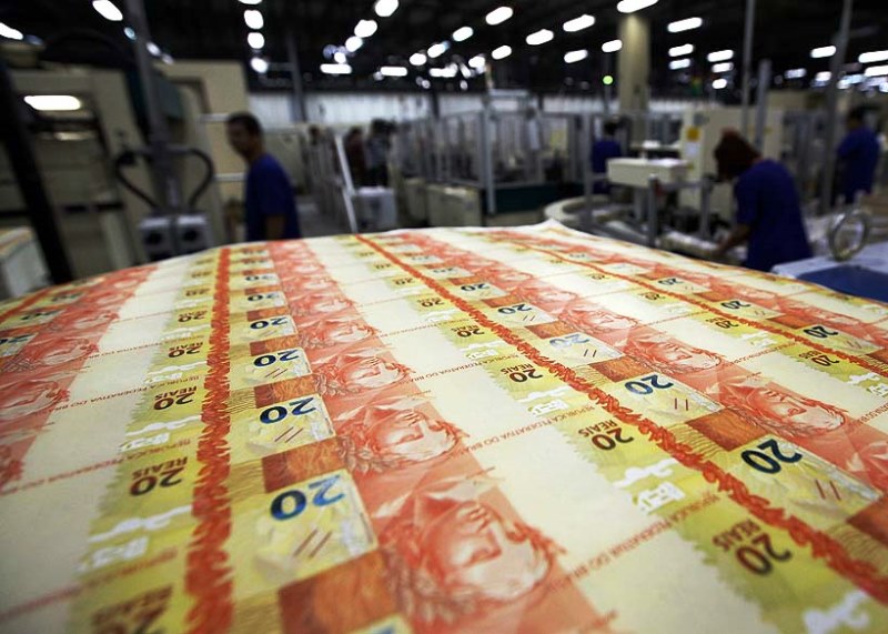 Governo age para suprir caixa do Tesouro