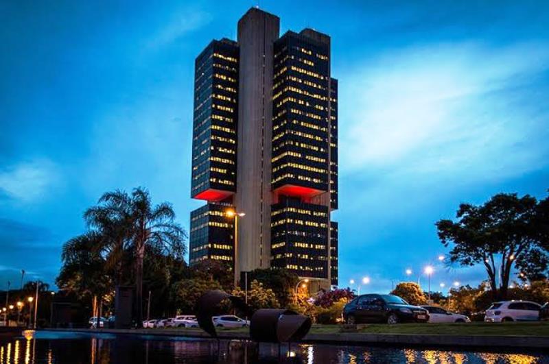 Taxas futuras recuam, na contramão do dólar, após mudanças do Tesouro e BC