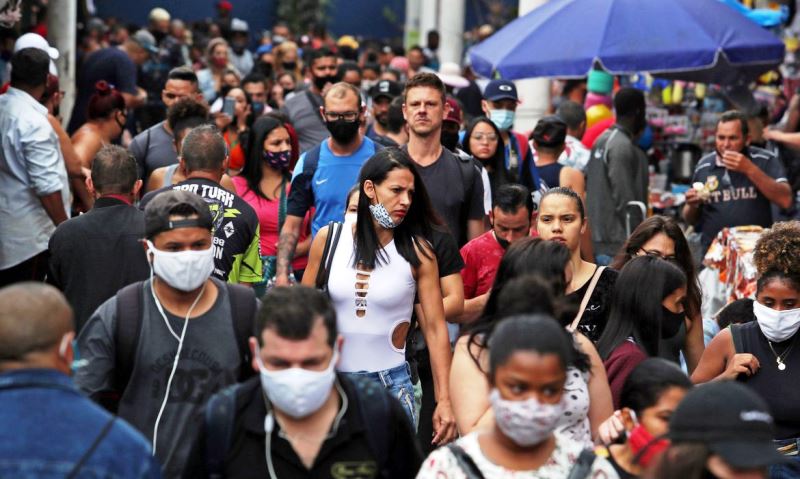 Brasil abre recorde de 414.556 empregos formais