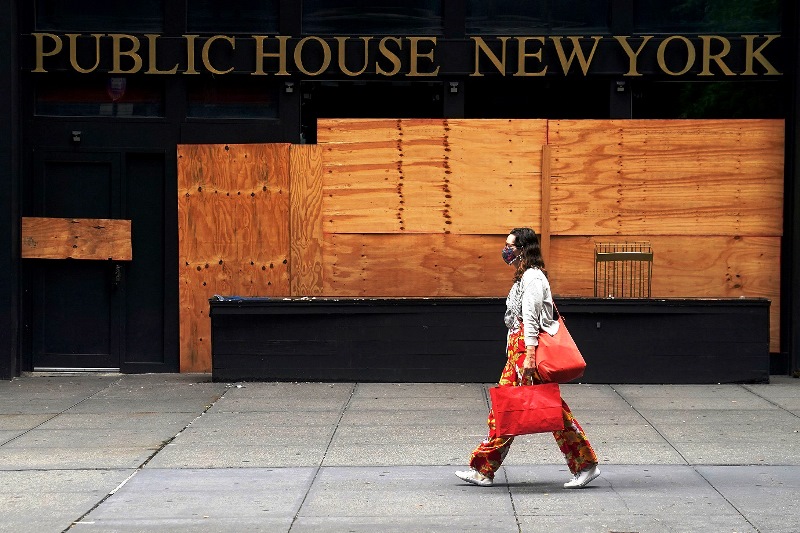 Alívio à Covid-19 de US$ 900 bi ajuda, mas decepciona