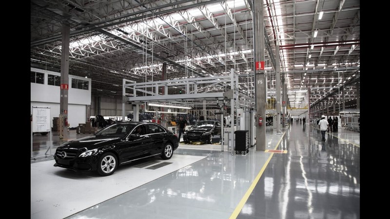 Mercedes-Benz desiste de fazer carros no Brasil