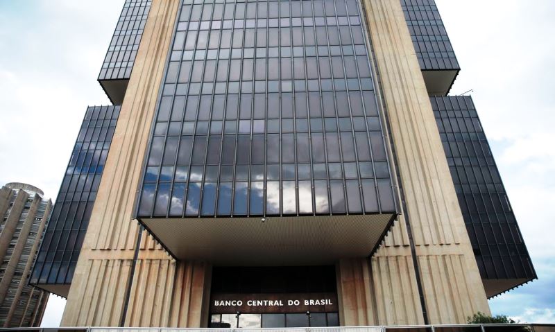 Mercado projeta Selic e crescimento mais baixos