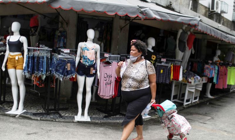 Confiança do comércio recua 0,9 ponto