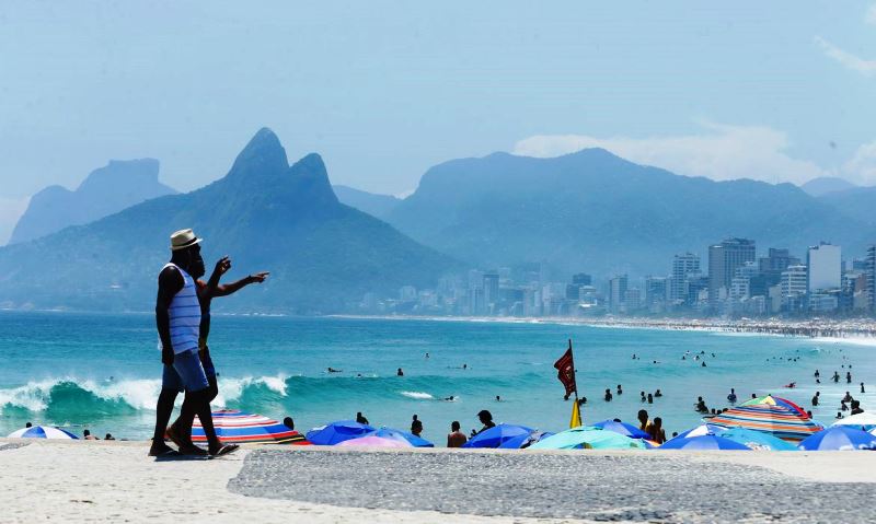 Atividades registram alta em novembro ante outubro