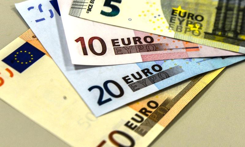 UE prevê recessão técnica e corta projeção para PIB