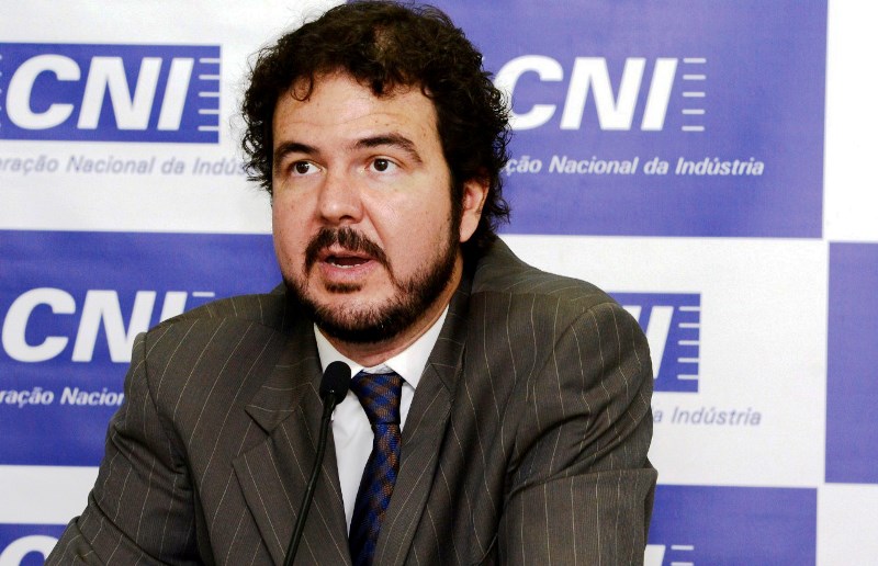 Confiança tem 3ª maior queda da história, diz CNI