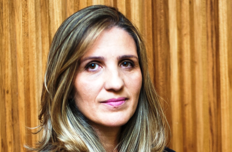 Confiança do consumidor cai 9,8 pontos