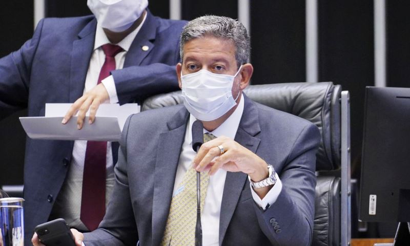 Lira usa metáforas para defender a “reforma do possível”