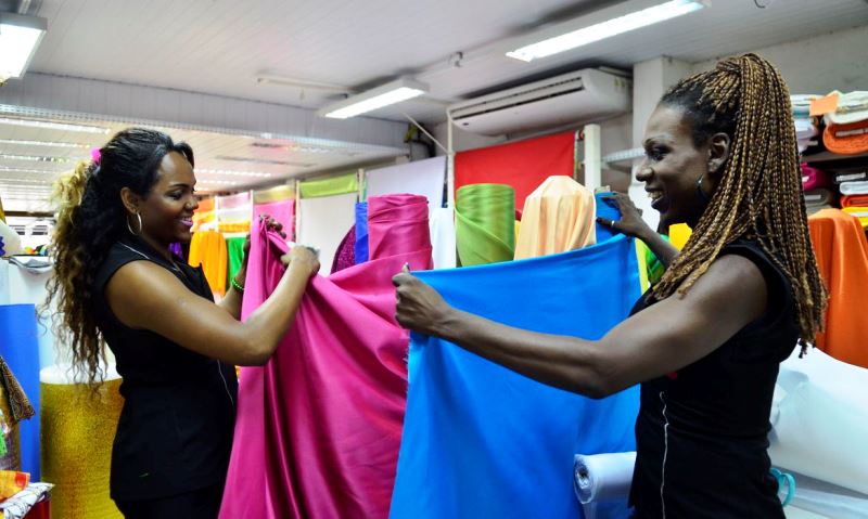 Setor de serviços recua 4% de fevereiro para março