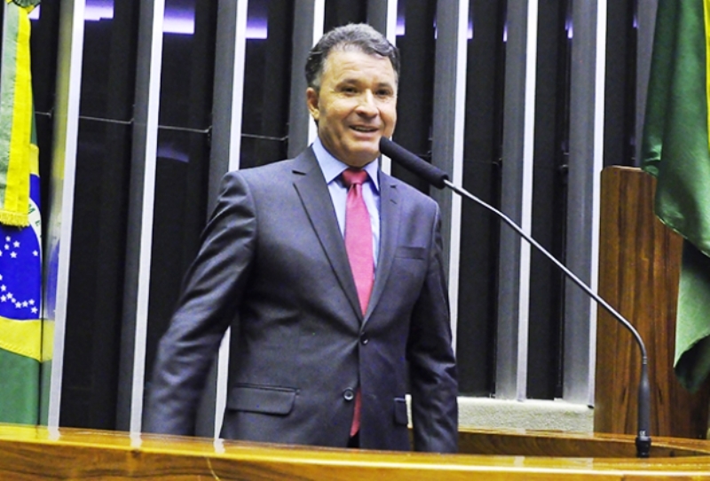 Votação é adiada para dia 25 na CCJ